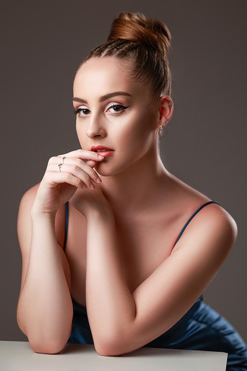 Chloe - Portfolio Hit